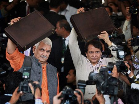 రైల్వేబడ్జెట్లో తెలుగురాష్ట్రాలకు నిరాశ, బాబుకు 'అమరావతి'పై మోడీ చేయి! ఇవే...