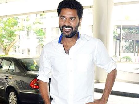 నాంపల్లి సిబిఐ కోర్టుకు హాజరైన సినీ నటుడు ప్రభు దేవా