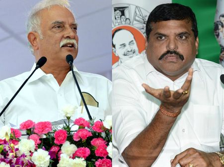 సహజమే: 'సాక్షి భూఆక్రమణ'పై అశోక్, అప్పుడే దోపిడీకి ప్లాన్: బొత్స