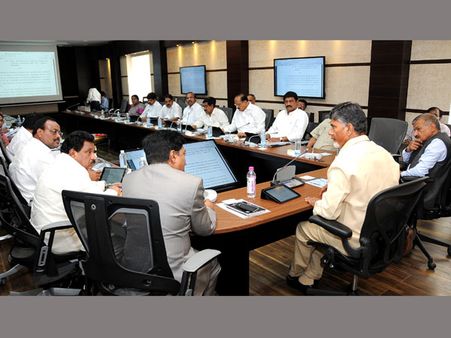 అమరావతి భూదందా: కౌంటర్‌కి చంద్రబాబు ప్లాన్..!