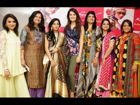 సరికొత్త ఫ్యాషన్: అమెరికా నటి ఏంజెలా(పిక్చర్స్)