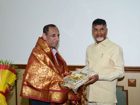 అమరావతికి కొత్త విధానం, తక్కువ ఉండాలని బాబుకు చెప్పాం: జవదేకర్