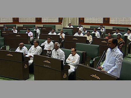 'రోహిత్ దళితుడు కాదు, హెచ్‌సియు వీసి భయంతో దాక్కున్నారు'