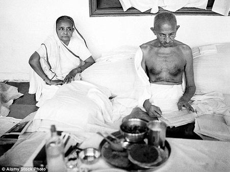 మహత్మా గాంధీ తన భార్యను కొట్టారా! ఎందుకు?