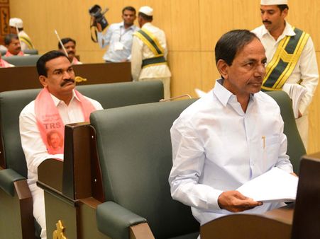 నా జీతం రూ.500, అందుకే ఎమ్మెల్యేల జీతాలు పెంచుతున్నాం: కెసిఆర్