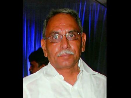 ప్రధాని మోడీకి మట్టి పంపిస్తాం: కెవిపి, టెంత్ పరీక్ష.. దీక్షపై తగ్గిన ముద్రగడ