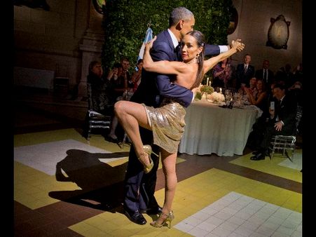 అదుర్స్: అర్జెంటీనా డ్యాన్సర్‌తో ఒబామా ట్యాంగో డ్యాన్స్