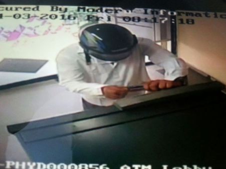 దొంగతనాలు: మాదాపూర్‌లో తెలివైన సాప్ట్‌వేర్ ఇంజనీర్ సీసీటీవీకి చిక్కాడు