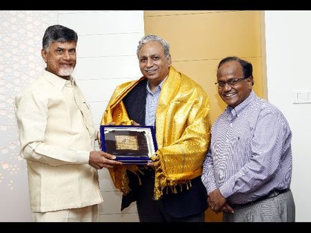 'క్షణం తీరిక లేకుండా': ఐటీపై చంద్రబాబు మదిలో ఏముంది? (ఫోటోలు)