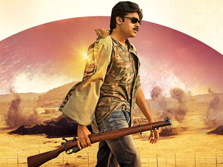 కాపు కాసినప్పుడు: పవన్ డైలాగ్ ఎవరి గురించి..?