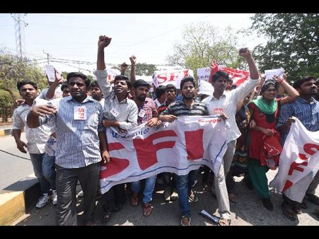 వీసీని, కేంద్రమంత్రుల్ని ఎలా తొలగించాలి, ఎమోషన్ ఆధారంగానా: హైకోర్టు