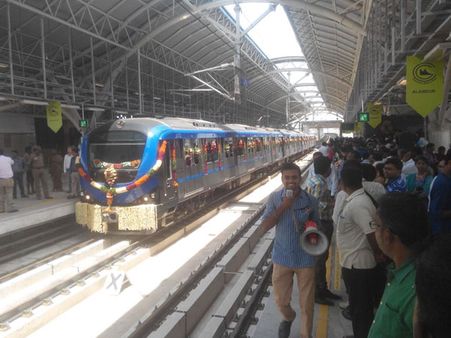 మెట్రో రైలులో బ్లాక్ బాక్స్ లు