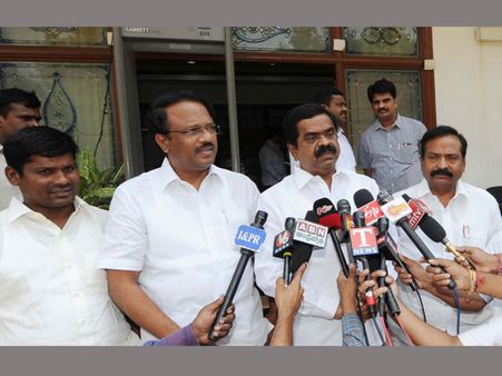 టిఆర్ఎస్‌లోకి డీకే అరుణ సోదరుడు: కెసిఆర్‌ను కలిసిన ఎమ్మెల్యే రామ్మోహన్ రెడ్డి