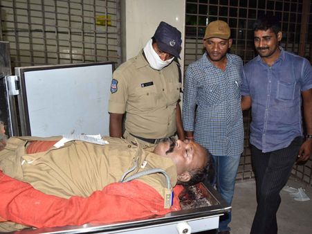 మహిళ కలిసింది: హోంగార్డు ఆత్మహత్య (పిక్చర్స్)