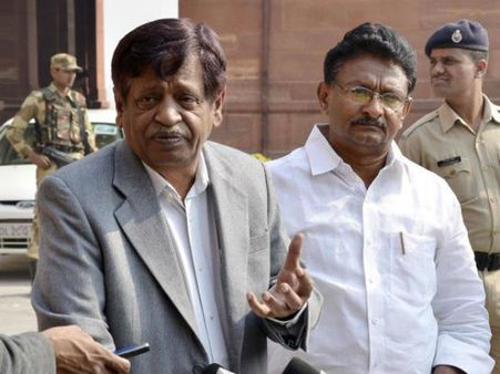 ఏ పార్టీలో చేరను, పుస్తకాలు రాస్తా: జగ‌న్‌కి మాట నిలకడ లేదని మైసూరా