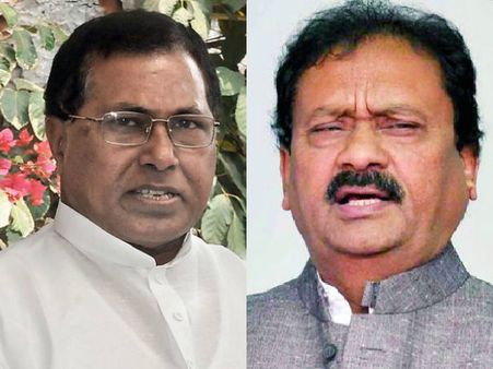 ఎమ్మెల్యేల షాక్: జానా వేదాంతం, సిగ్గుందా.. రెచ్చిన షబ్బీర్ అలీ