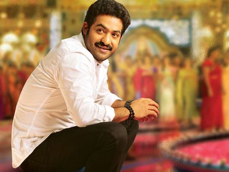 జూ ఎన్టీఆర్ రికార్డ్ ఎఫెక్ట్, కాసుల పంట: వీరూ లక్షలు వెచ్చించారు..