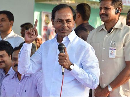 రాజుల తర్వాత కెసిఆర్ రికార్డ్: శ్రీవారికి రూ.5 కోట్ల ఆభరణాలు