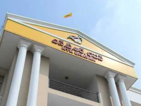 దృష్టంతా ఏపీపైనే: బోసిపోయిందా?, ఎన్టీఆర్ భవన్‌లో కానరాని నేతలు