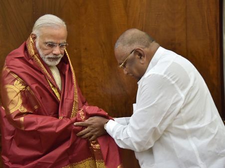 రాజకీయాల నుంచి రాయపాటి వైదొలుగుతున్నారా?: మోడీతో భేటీపై ప్రాధాన్యత