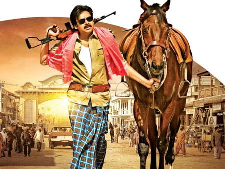 సర్దార్ గబ్బర్ సింగ్ సినిమా సెట్‌కు మంటలు, ఆర్పేసిన సిబ్బంది