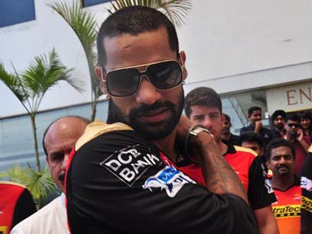 పవన్ కల్యాణ్ స్టైల్‌ను శిఖర్ ధావన్ కాపీ కొట్టాడా?