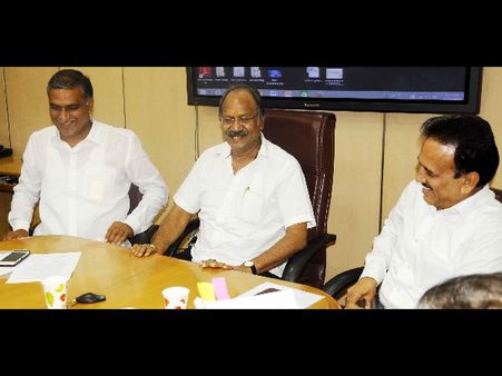 హరీశ్ సాధించారు: తెలంగాణ 11ప్రాజెక్టులకు కేంద్ర నిధులు రూ.6,700 కోట్లు