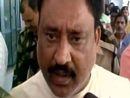 ఎంఎల్ సీ భర్త: గతంలో సైకిళ్ల దొంగ