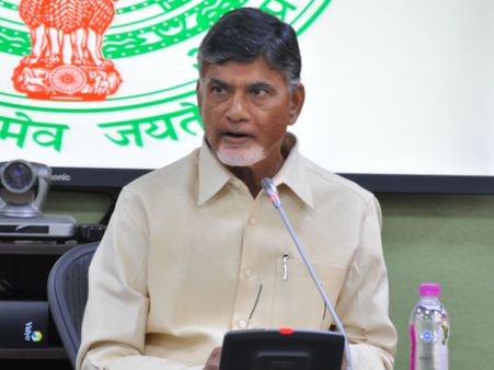 చంద్రబాబు అధికార దుర్వినియోగం?: టీడీపీ ఎంపీ ఫంక్షన్ హాల్లో కలెక్టర్ల సదస్సా?