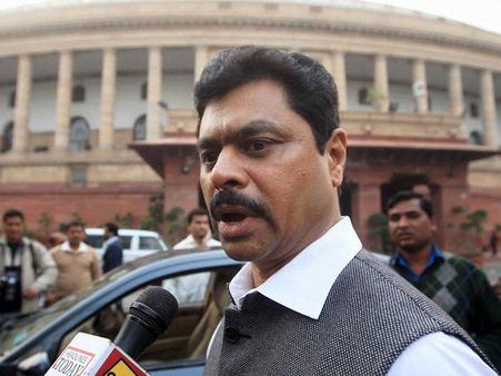 కేవీపీకి మద్దతుపై సీఎం రమేష్ దాటవేత, హోదాకు ఓయూ విద్యార్థి మద్దతు