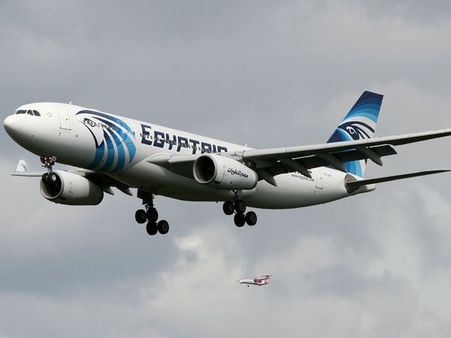 సముద్రంలో కూలిన విమానం: 66మంది జలసమాధి