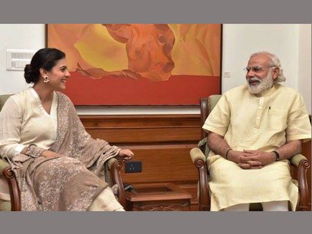 శుభ్రత: మోడీతో చేతులు కలిపిన కాజోల్