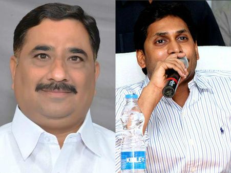 పార్ట్ టైమ్ పొలిటిషియన్: 'కేసీఆర్‌ను విమర్శించాలంటే జగన్‌కు ఎందుకంత భయం'?
