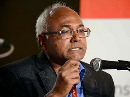 హిందూ దేవతలపై అనుచిత వ్యాఖ్యలు: కంచ ఐలయ్యపై కేసు