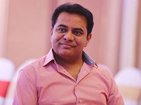 నవ్వలేక.. కోప్పడలేక.. కేటీఆర్ మౌనంగా ఉండిపోయిన క్షణం