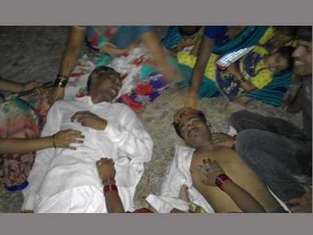 కాటేసిన కరెంట్: పెళ్లి లారీకి విద్యుత్‌ షాక్‌, ఏడుగురు మృతి