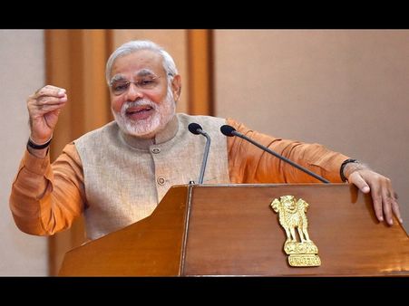 మోడీకి 2 ఏళ్లు: కీలక నిర్ణయాల వెనుక ఉన్నది ఎవరు?