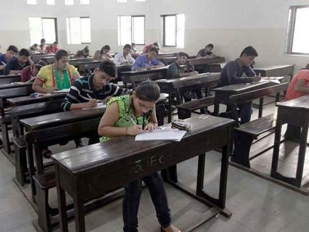 నీట్‌పై ఆర్డినెన్స్, ఏడాది వాయిదా: తెలుగు విద్యార్థులకు శుభవార్త