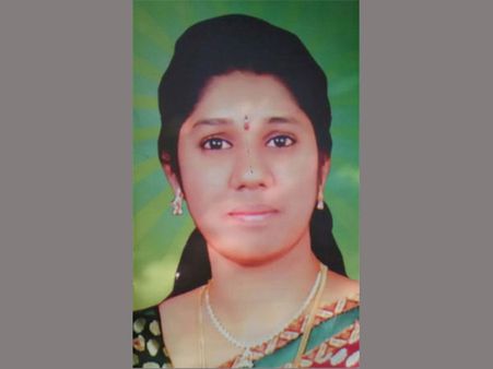 ఎన్నారై భర్త నిర్వాకం: రమ్య శవాన్ని ఎయిర్‌పోర్టులో వదిలేసి వెళ్లిపోయాడు