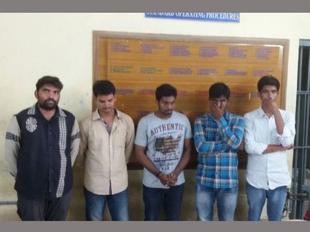 తండ్రి పలుకుబడి: ఇంట్లో బీటెక్ పరీక్ష రాస్తూ పట్టుబడ్డ ఆర్డీవో అధికారి కొడుకు