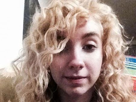 లైటర్‌తో నిప్పంటించి: ప్రియురాలి అతిక్రూరమైన హత్య