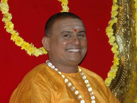 సాయిబాబా గుళ్లలో హిందూ దేవుళ్లెందుకు?: గోవిందానంద స్వామి