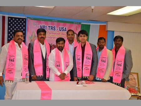 కాలిఫోర్నియా, డల్లాస్‌లో టీఆర్ఎస్ ఆవిర్భావ వేడుకలు