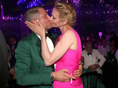 పట్టరాని సంతోషంతో హీరోయిన్ కి లిప్ కిస్ పెట్టిన సీఈవో..