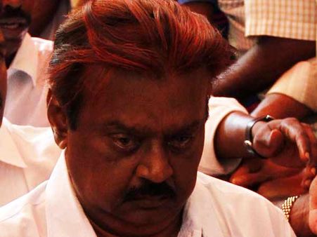 ఈసీ షాక్ : క్యాప్టెన్ విజయ్ కాంత్ పార్టీ ఔట్