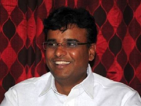 ఆయన భవనాలు కూల్చేయాల్సిందే: వివేకానందకు మళ్లీ కోర్టులో చుక్కెదురు