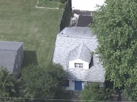 ఇంట్లో 12 మంది అమ్మాయిలతో.., పేరెంట్సే గిఫ్ట్‌గా ఇచ్చారు