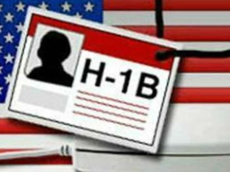 ‘భారతీయులకు అమెరికా వీసాలివ్వొద్దు’: టాప్ సెనెటర్