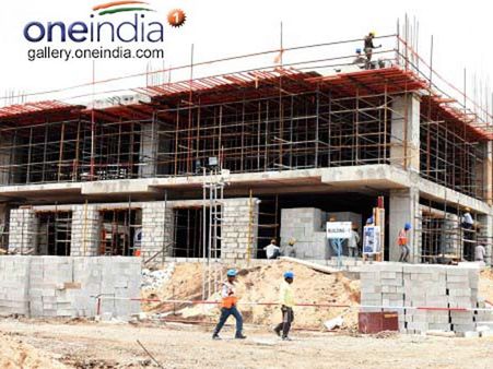 వెలగపూడిలో సందడి, అందుకే సైకిల్ పైన హైదరాబాద్ టు బెజవాడ