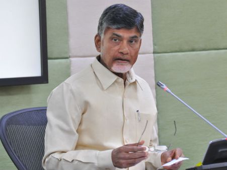 హరీశ్ ఫిర్యాదు చేస్తే మనమూ వెళ్లాలా?: దేవినేనికి బాబు ఝలక్, లేఖాస్త్రం